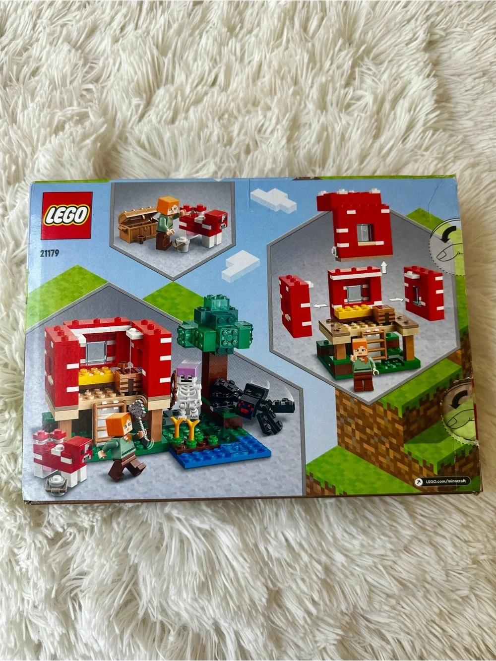 LEGO Minecraft The Mushroom House 21179 Retired 272 Piece Building Set NEW